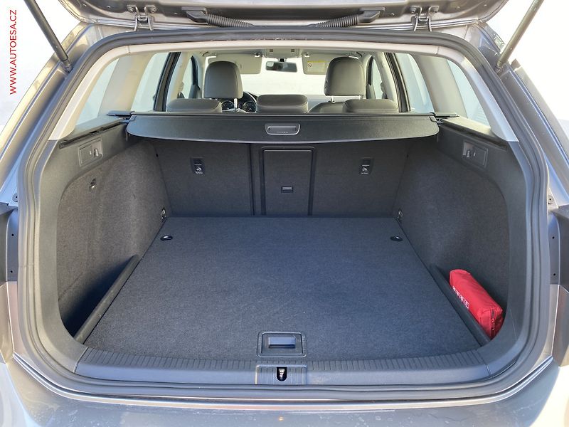 Volkswagen Golf (2014) 1.6TDi, Comfortline, zmk. - fotka 7 z 19