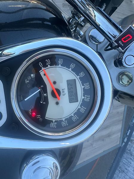 Kawasaki Vulcan 900 Classic (2014) VN 900B - fotka 9 z 18