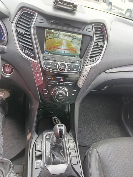 Hyundai Grand Santa Fe (2015) 2.2 CRDi 4x4 6míst tažné - fotka 9 z 20