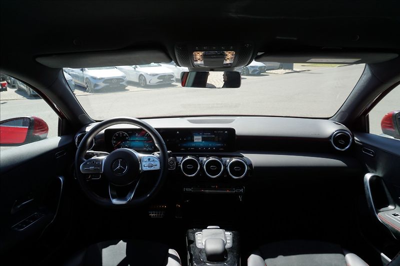 Mercedes-Benz Třídy A 1,3 A 180 - fotka 9 z 16