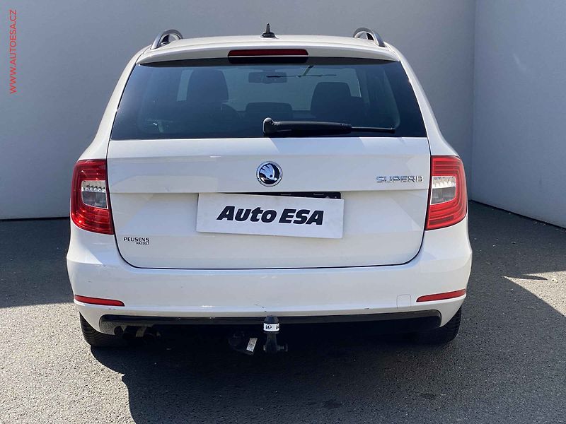 Škoda Superb (2015) 1.6 TDi, Ambition, TZ, panor - fotka 5 z 17