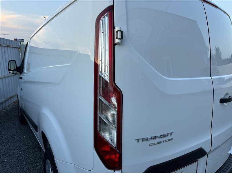 Ford Transit Custom 2,0 TDCi L1H1 DPH 1.maj ČR - fotka 23 z 50