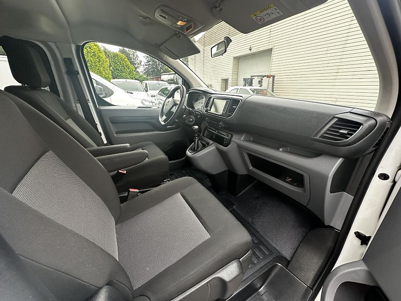 Opel Vivaro 2.0CDTi-106KW-DPH-8.MÍST-KLIMA - fotka 12 z 18