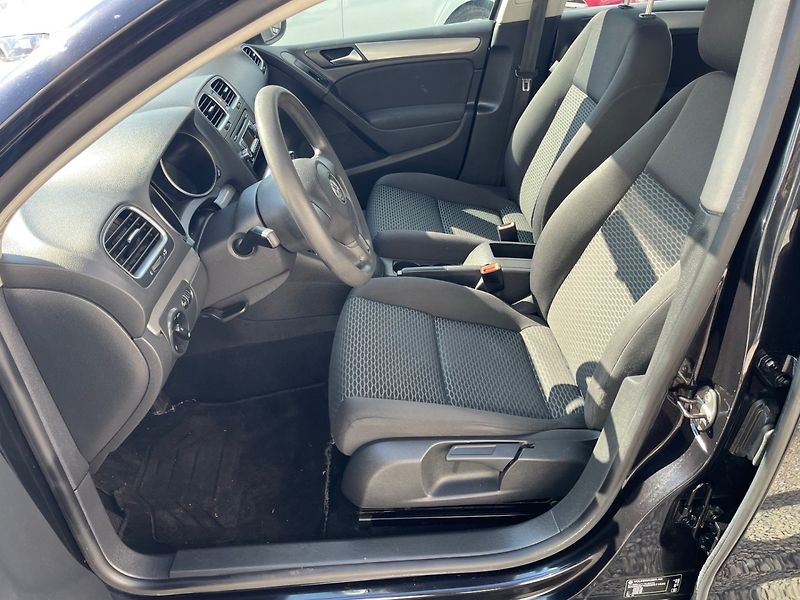 Volkswagen Golf (2009) 2.0 TDI - fotka 7 z 21