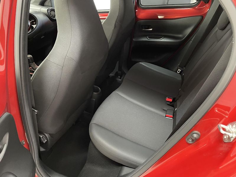 Toyota Aygo X AUTOMAT ČR REZERVACE  - fotka 17 z 27
