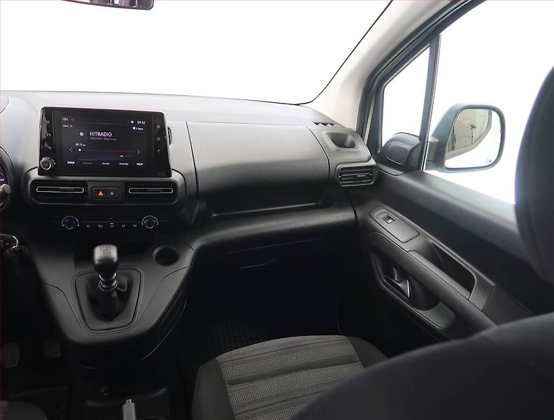 Opel Combo (2023) Edition 1.5 CDTI, 5Míst, ČR - fotka 8 z 21
