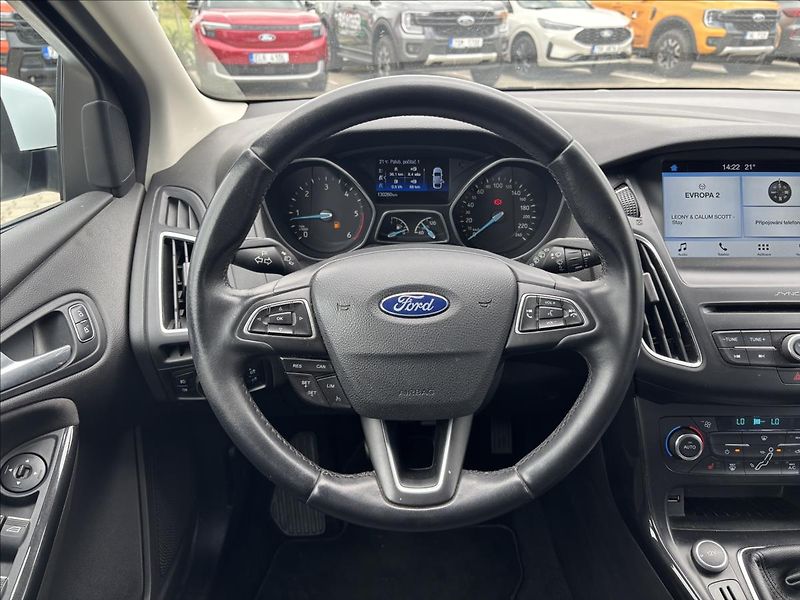 Ford Focus 1,5 TDCI 88kW Titanium - fotka 14 z 36