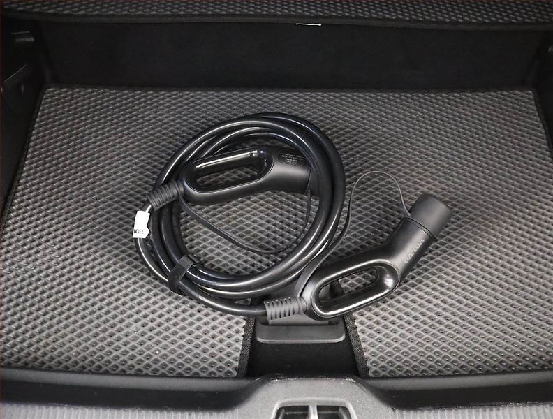 Volvo EX30 (2024) Core 51kWh Single Motor - fotka 15 z 16