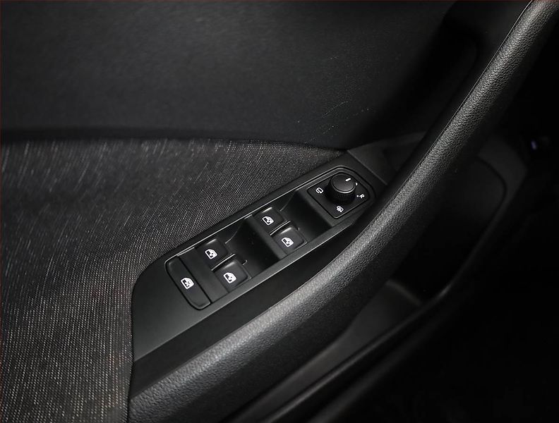 Škoda Scala (2023) Style 1.0 TSI, Serv.kniha - fotka 19 z 21