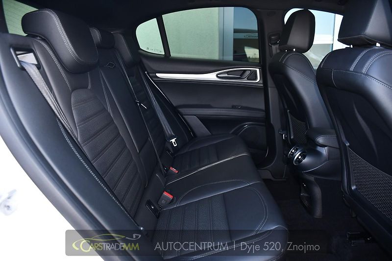 Alfa Romeo Stelvio 2.2D 154kW VELOCE AT8 Q4 - fotka 18 z 51