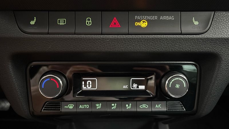 Škoda Fabia 1.0 TSI Ambition Combi - fotka 13 z 23