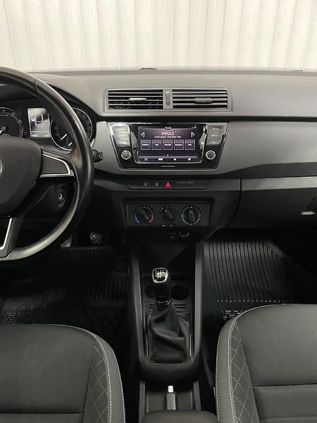Škoda Fabia 1.0 TSi ČR REZERVACE  - fotka 21 z 22