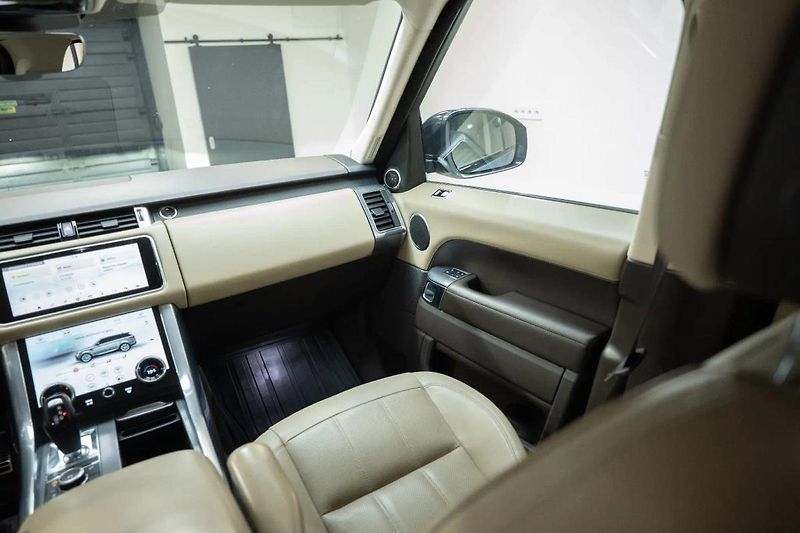 Land Rover Range Rover Sport SDV6 3.0 183 kW - fotka 9 z 49