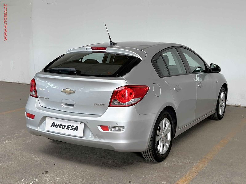 Chevrolet Cruze (2013) 1.4i, Navi, autoAC - fotka 4 z 14