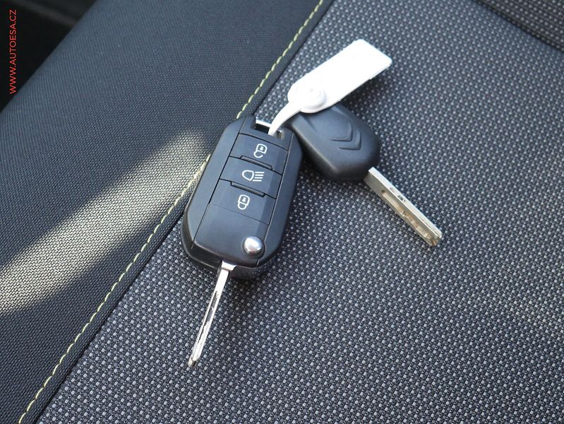 Citroën C3 (2019) 1.2i, 1.maj,ČR, AC, temp - fotka 21 z 21