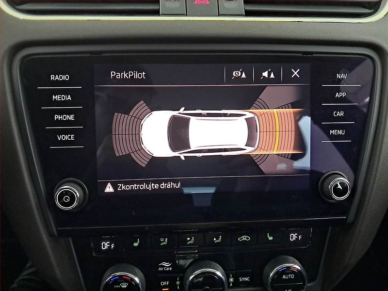 Škoda Octavia (2018) Laurin&Klement 2.0 TDI, 4X4 - fotka 21 z 22