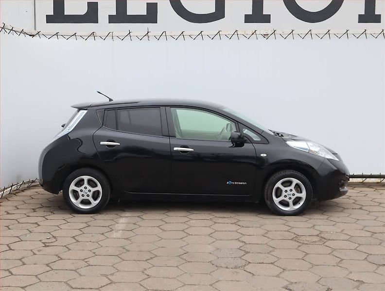Nissan Leaf (2012) 24 kWh, SoH 62%, Automat - fotka 6 z 17