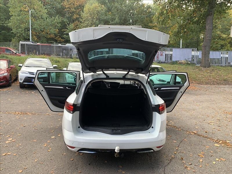 Renault Mégane 1,5 DCI 1.MAJ.,ČR,SERVISKA - fotka 18 z 20