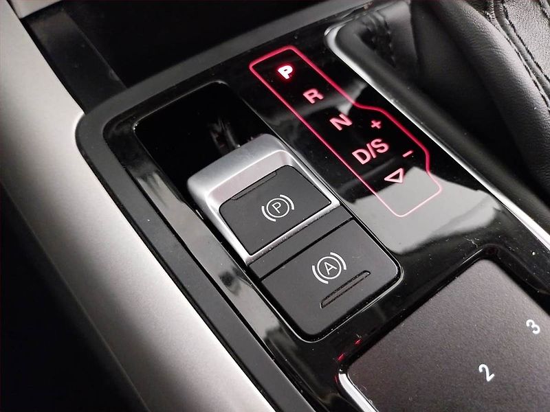 Audi A6 (2015) 3.0 TDI, Automat, Serv.kniha - fotka 18 z 23