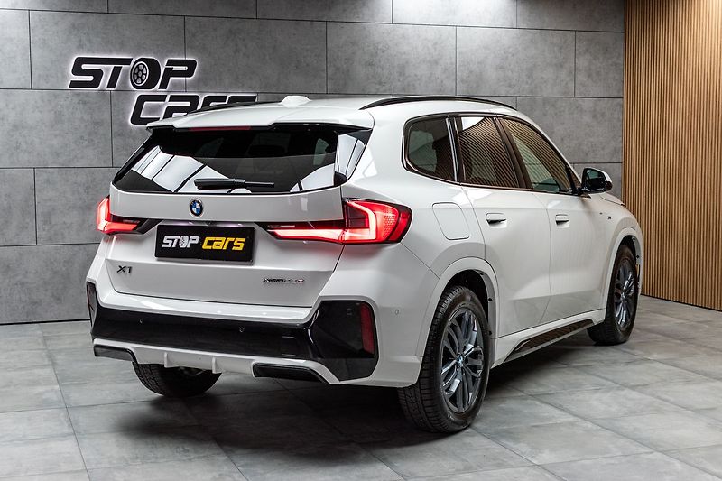 BMW X1 xDrive23d ///M*TAŽNÉ*KESSY* - fotka 7 z 49