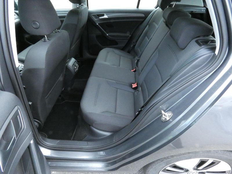 Volkswagen e-Golf (2020) Comfortline 100kW SoH 87% - fotka 17 z 30