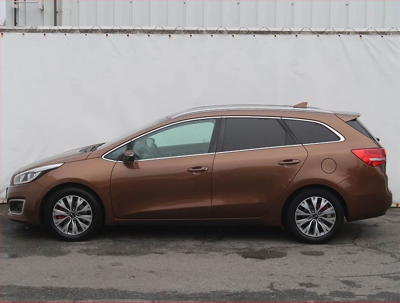 Kia Ceed (2017) Premium 1.6 CRDi, Serv.kniha - fotka 3 z 20