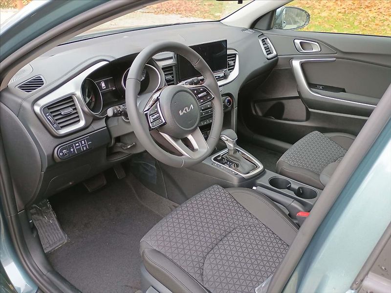 Kia Ceed (2025) 1,5 T-GDi GPF 7DCT SPIN  AKCE - fotka 6 z 7