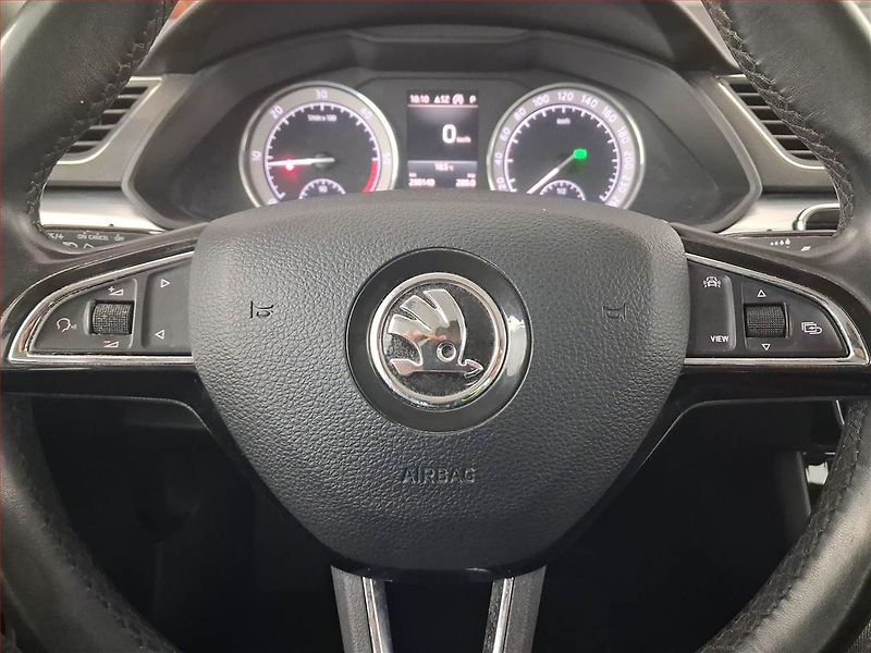 Škoda Superb (2020) 2.0 TDI, Automat, ČR,1.maj - fotka 24 z 32