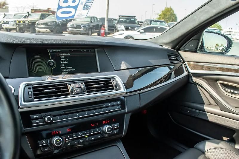 BMW M5 (2012) M5 4.4 V8 Twin-Turbo - fotka 10 z 14