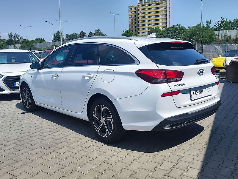 Hyundai i30 1.5 T-GDi/117kW Smart Family - fotka 7 z 30