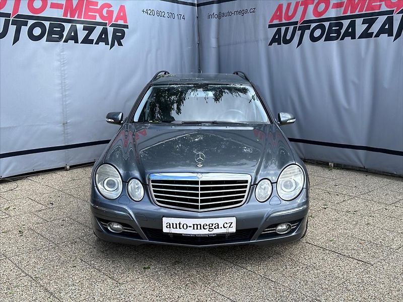 Mercedes-Benz Třídy E E 320 CDI Avantgarde - fotka 2 z 32