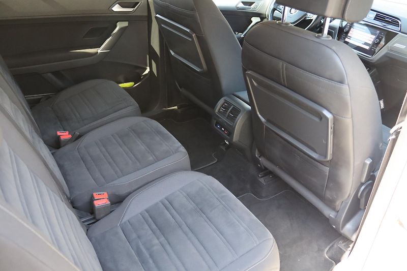 Volkswagen Touran 2.0TDI DSG 110kW - fotka 43 z 50