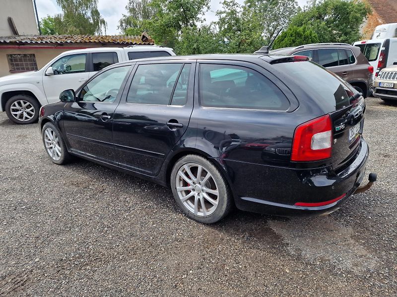 Škoda Octavia RS 2,0TDI 125KW VÝHŘEV TAŽNÉ  - fotka 4 z 15