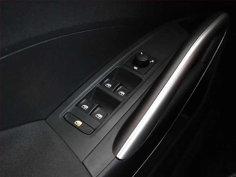 Škoda Fabia (2022) 1.0 TSI, Automat, Serv.kniha - fotka 18 z 19