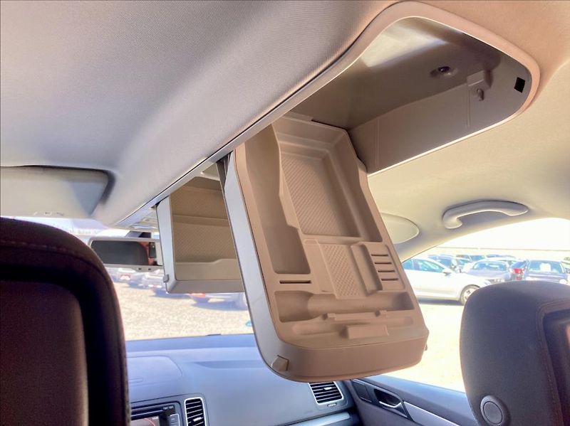 Volkswagen Sharan 2,0 TDI 103kW / DSG / VÝHŘEV - fotka 38 z 46