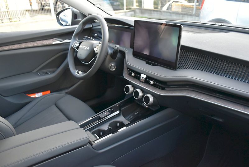 Škoda Superb (2026) Combi Laurin & Klement 2,0 TDI - fotka 40 z 45