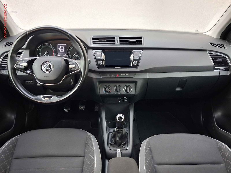 Škoda Fabia (2022) 1.0 TSi, 2.maj,ČR, Ambition - fotka 8 z 13