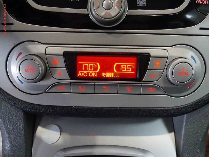 Ford Kuga (2011) 2.0 TDCi 4x4, AC, TZ, park - fotka 15 z 22