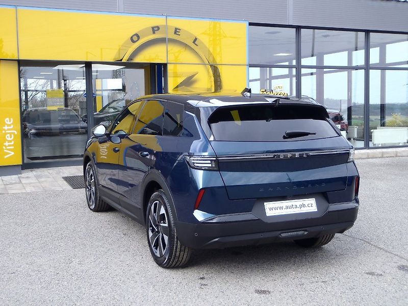 Opel Grandland Ultimate Hybrid 1.2T 107kW - fotka 6 z 37