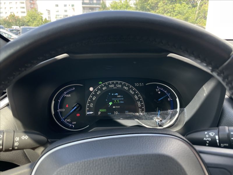 Toyota RAV4 2,5 Hybrid e-CVT Selection NAV - fotka 9 z 23