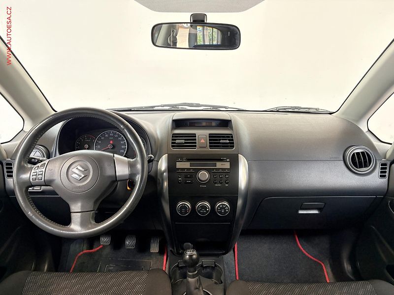 Suzuki SX4 (2007) 1.6VVT, ČR, AC - fotka 8 z 15