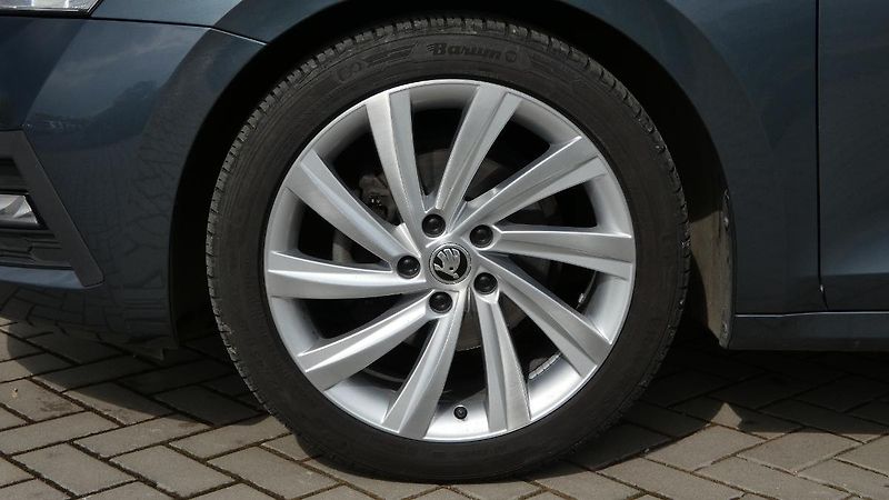 Škoda Octavia 2,0 TDI Style - fotka 24 z 25