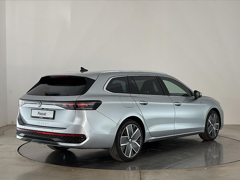 Volkswagen Passat (2025) R-Line People - fotka 2 z 31