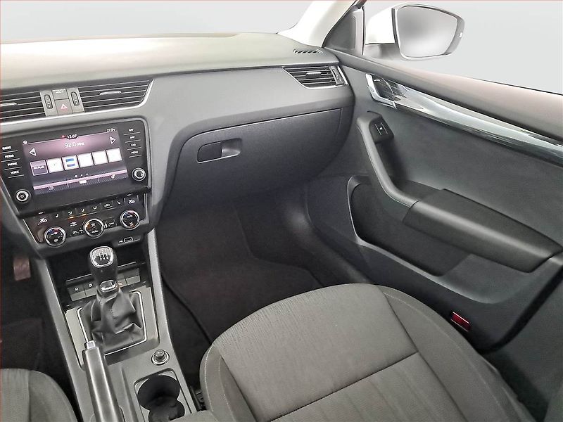 Škoda Octavia (2018) Style 1.5 TSI, Navi, Tempomat - fotka 8 z 16