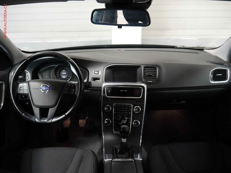 Volvo S60 (2015) 1.6 D3, 1.maj, AC, temp - fotka 8 z 18