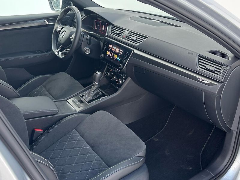 Škoda Superb Sportline 4x4 DSG - fotka 9 z 29
