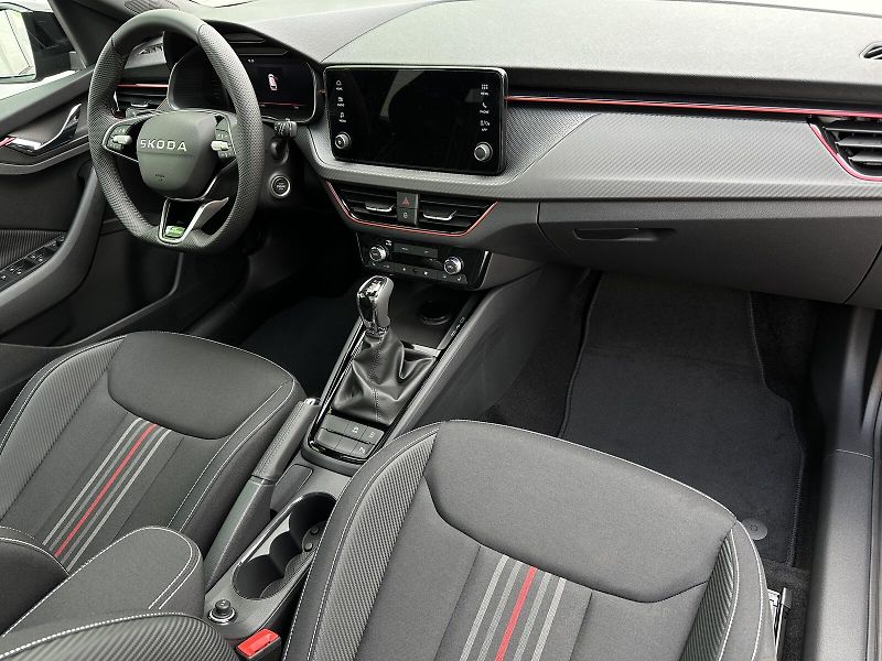 Škoda Kamiq 1.0TSi DSG Monte Carlo 116PS M - fotka 38 z 42