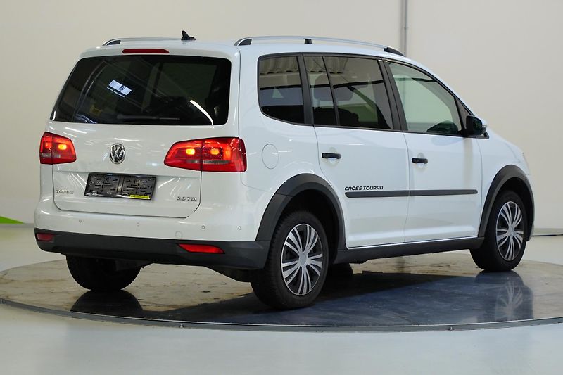Volkswagen Touran - fotka 2 z 6