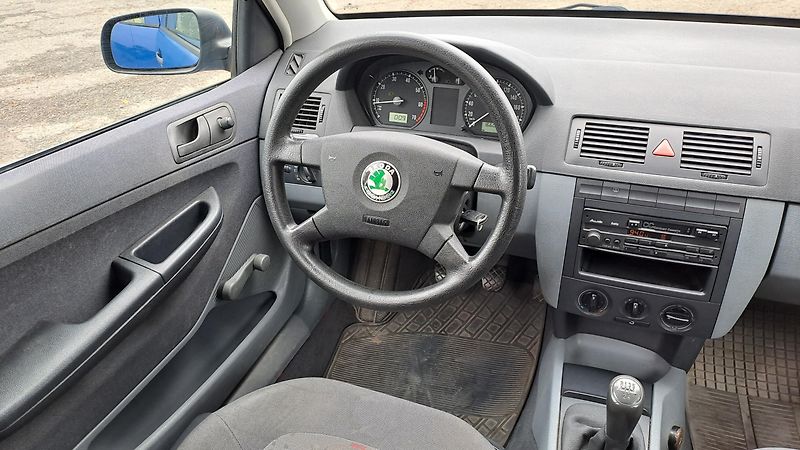 Škoda Fabia 1.4 MPI Classic - fotka 15 z 26