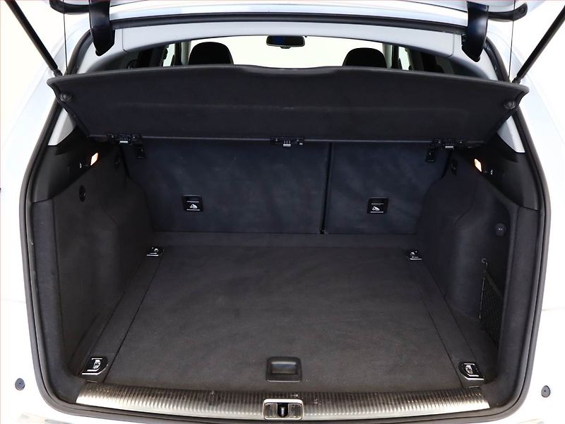 Audi Q5 (2017) 2.0 TDI, 4X4, Automat, Kůže - fotka 12 z 20